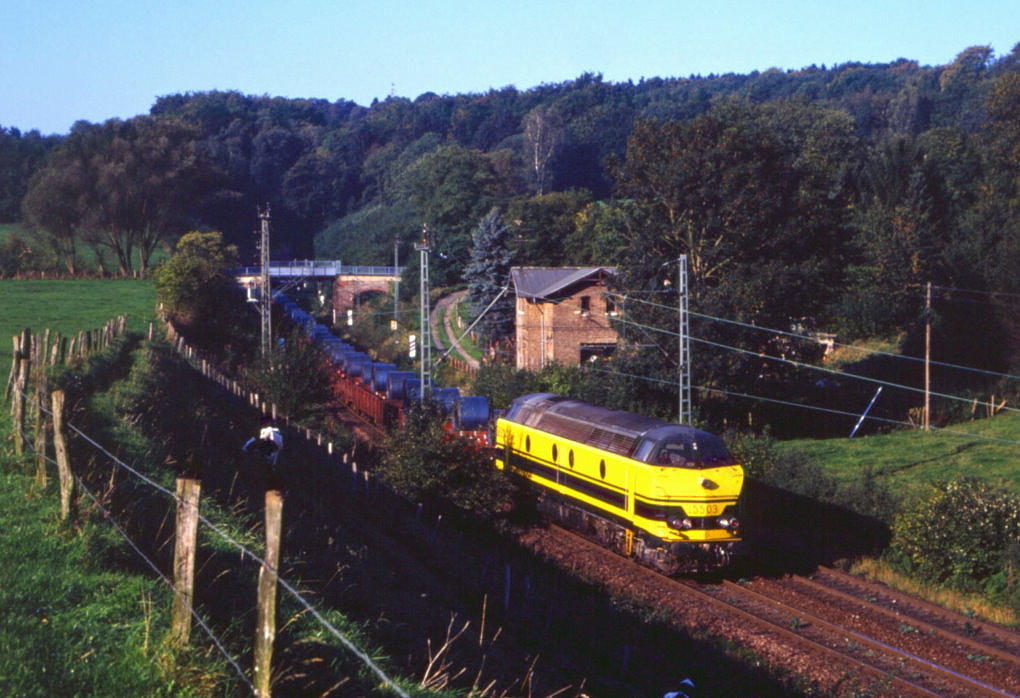 SNCB 5503 rollt die Rampe von Gemmenich nach Aachen West hinunter, 24.09.1998.