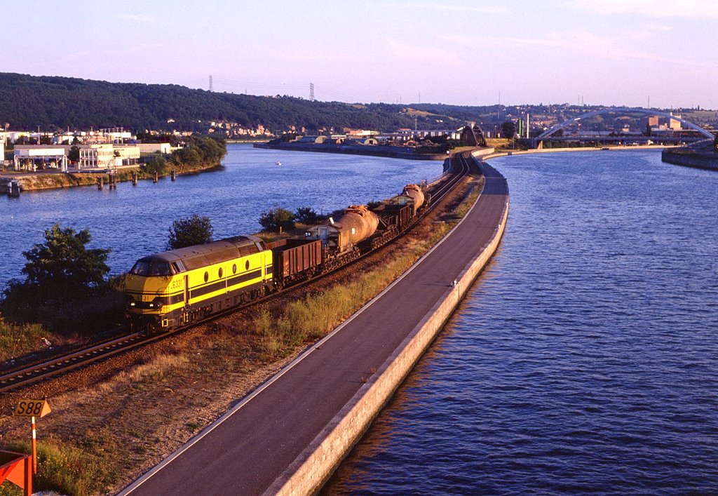 SNCB 6331 im Montanverkehr bei Herstal, 27.07.1999.