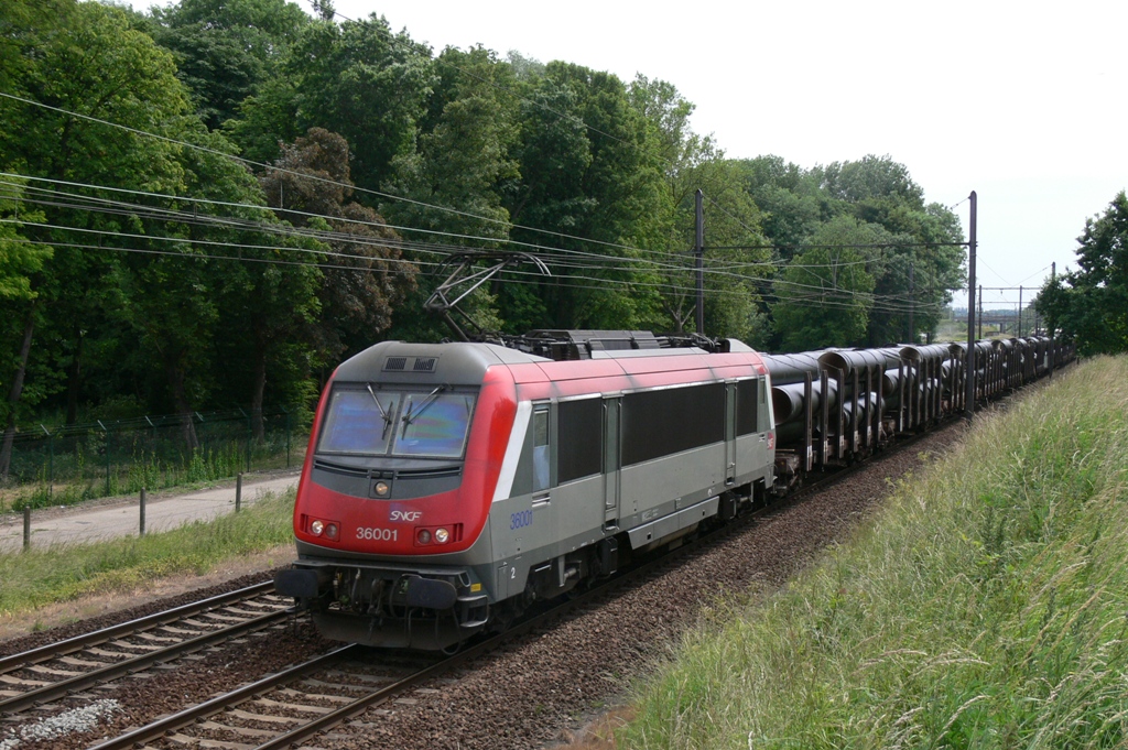 SNCF 36001 mit einem Rohrenzug, Aufnahme am 06.06.2009 in Mortsel