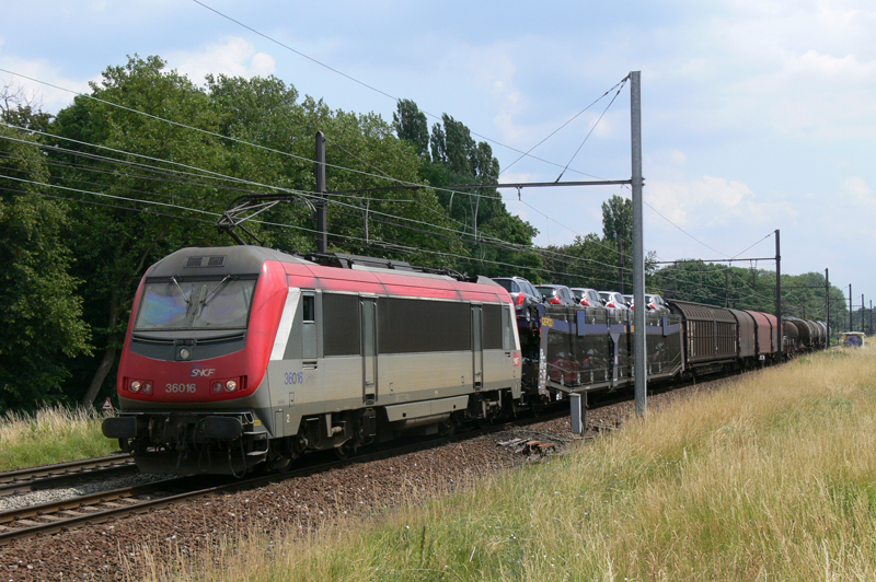 SNCF 36016 mit gemischter Gterzug am 04.07.2009 in Mortsel