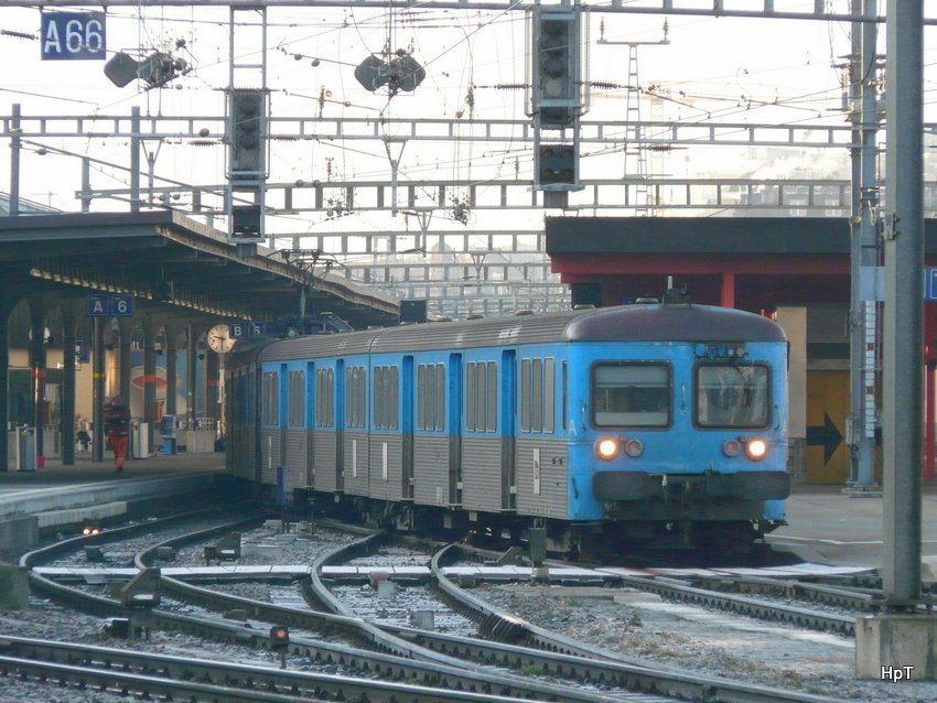 SNCF - Pendelzug bei Rangierfahrt im Bahnhof von Genf am 11.12.2009