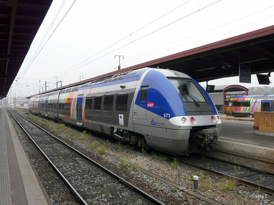 SNCF - Triebzug X 76571 im Bahnhof von Strassburg am 30.10.2009