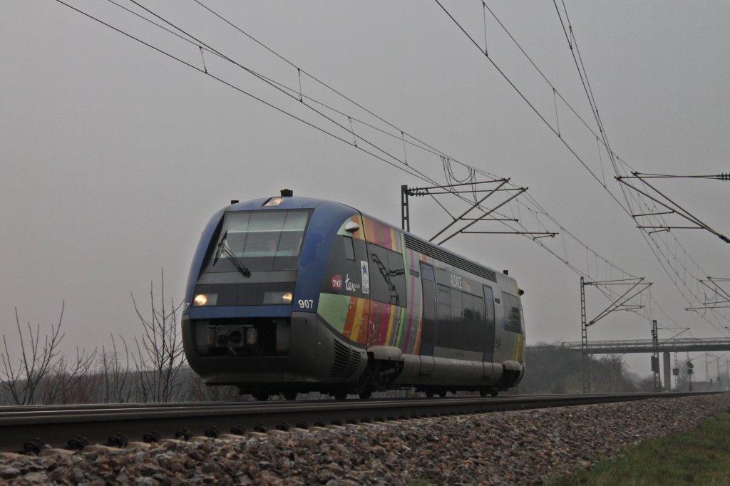 SNCF X 73907 am 30.03.2013 als IRE von Freiburg Hbf nach Mullhouse Ville bei Hgelheim.