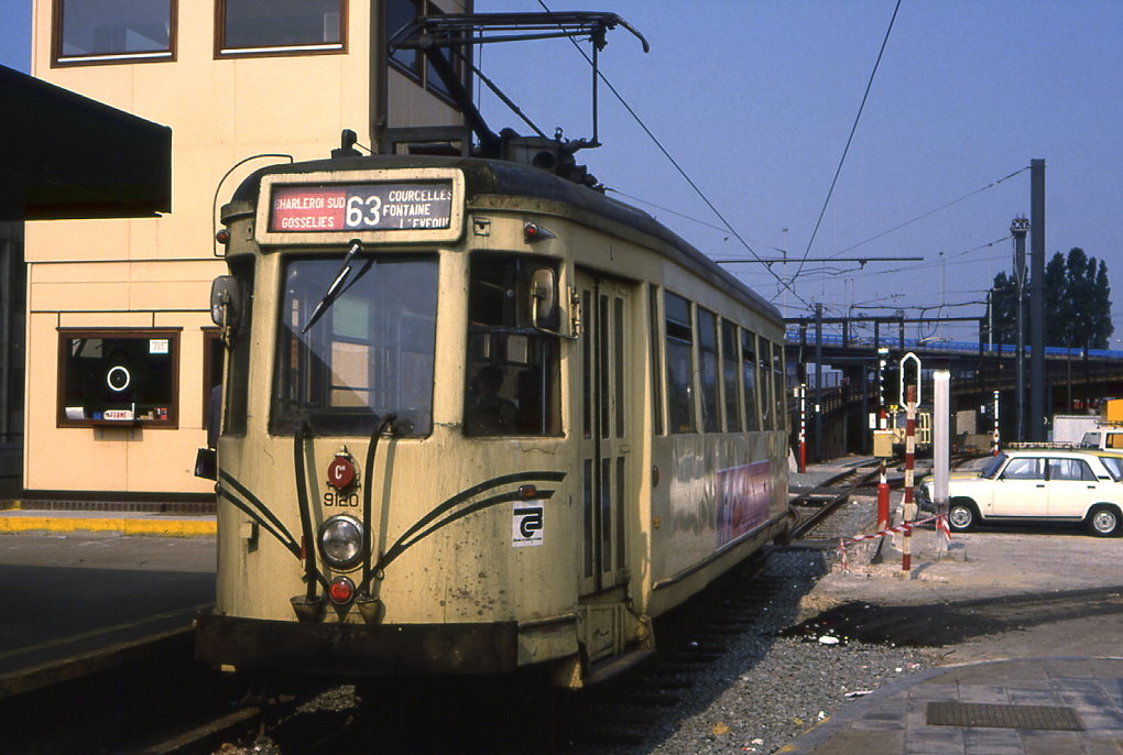 SNCV Tw 9120 am Bahnhof Charleroi Sud, 17.06.1986.