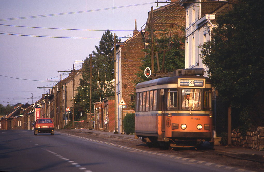 SNCV Tw 9183 kurz vor der damaligen Endstelle Trazegnies, 16.06.1987.