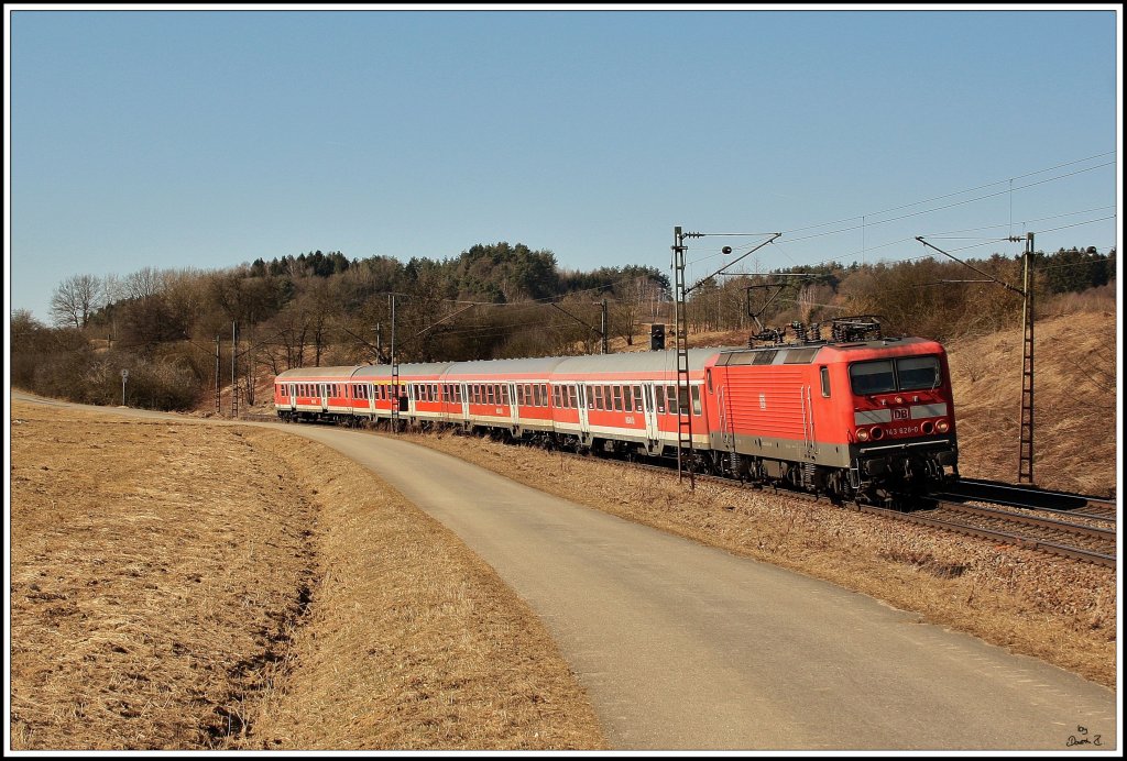 So jetzt gehts los mit S-bahn Verkehr. S3 von Nrnberg nach Neumarkt. Zuglok ist 143 626. (07.03.2011, Plling)