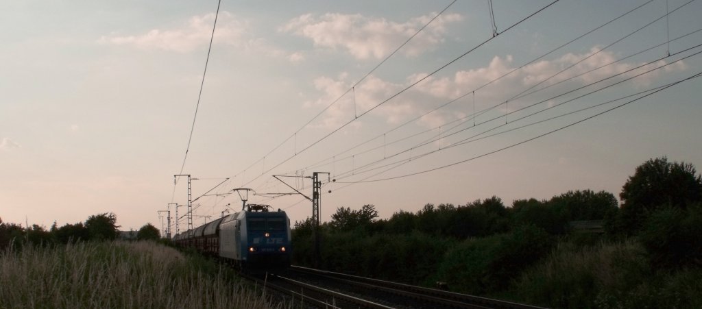 So nach langem E-mailen mit Stefan Wohlfahrt hier die Version nach Stefan Wohlfahrt. Version 2

Zu sehe 185  Michaela  Der LTE am 28.06.2010 in Obertraubling.

