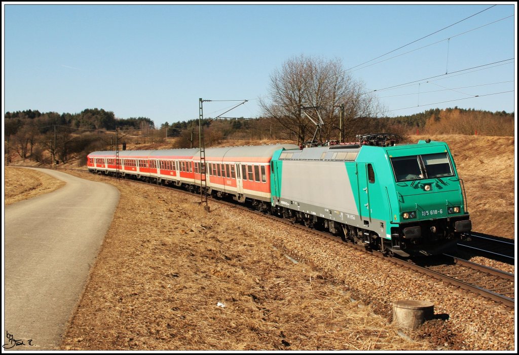 So nun aber richtig. Deswegen fahren wir ja alle dahin. 185 618 mit S3 von Nrnberg nach Neumarkt. Ich verspreche euch, dass ich nicht nur die Standart-Motive in Plling zeigen werde! (07.03.2011, Plling)
