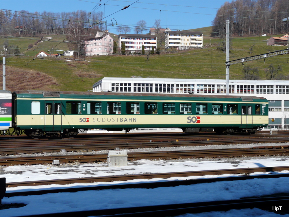 SOB - 2 Kl. Personenwagen B 50 48 20-35 357-2 im Bahnhofsareal von Herisau am 01.03.2012