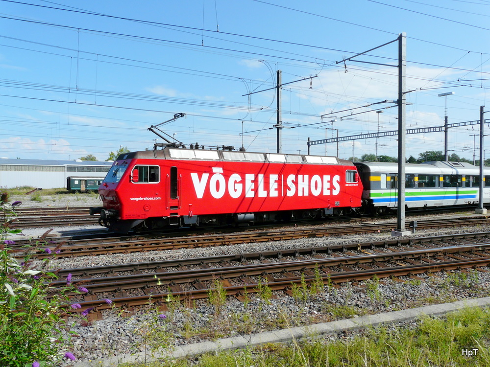 SOB - Lok 456 094-2 mit dem Voralpenexpress unterwegs im Bahnhofsareal von Romanshorn am 09.07.2011