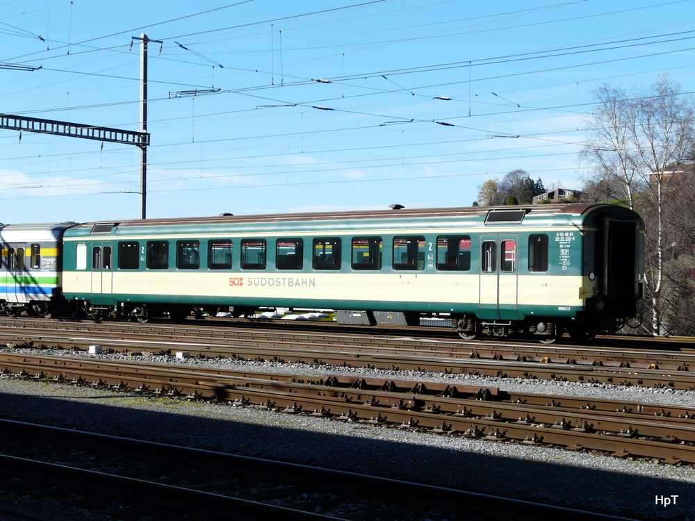 SOB - Personenwagen 2 Kl.  B 50 48 20-35 355-6 abgestellt in Herisau am 14.11.2010