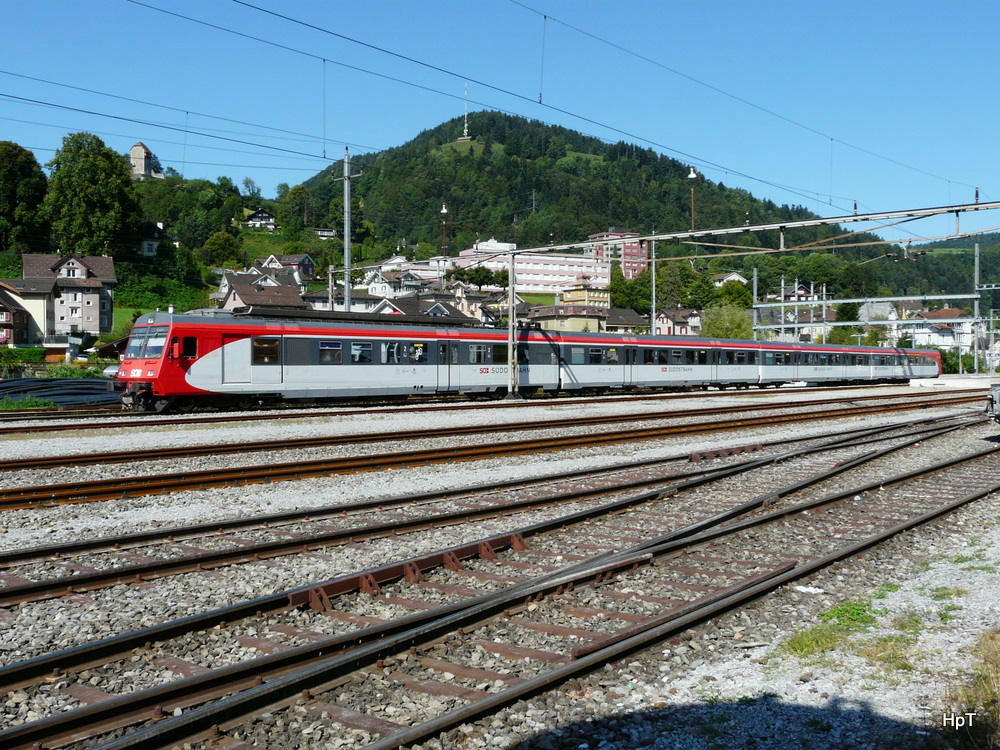 SOB - Regio bei der ausfahrt aus dem Bahnhofsareal von Wattwil am 26.08.2011