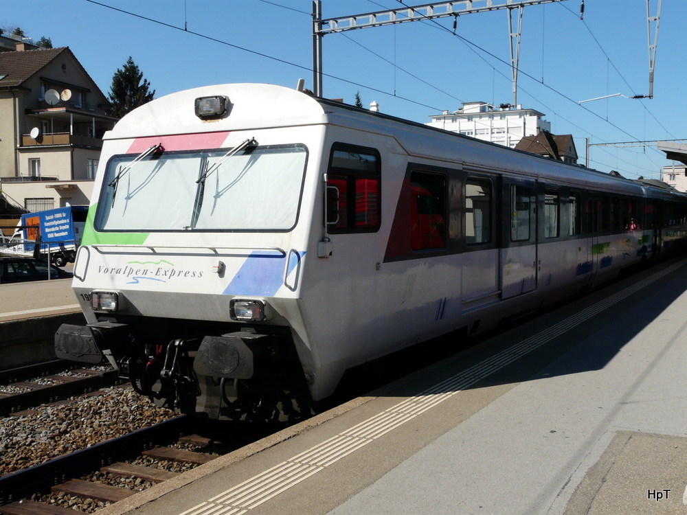SOB - Steuerwagen BDt 50 48 80-35 195-3 im Bahnhof Romanshorn am 02.04.2011

