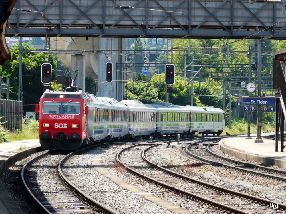 SOB - Voralpenexpress unterwegs mit der Lok 456 095-9 bei der einfahrt im Bahnhof St.Gallen-St.Fieden am 09.07.2011