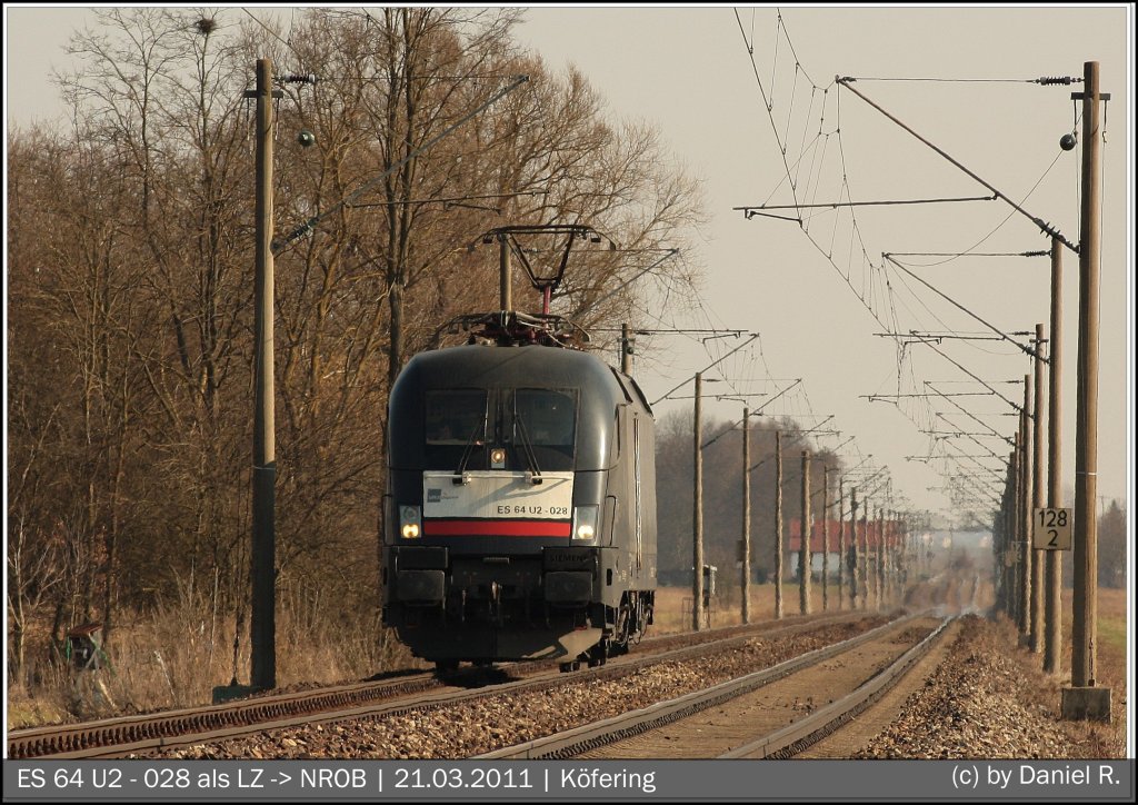 Solo fuhr ES 64 U2 -028 am 21.03.2011 in Kfering an mir vorbei.