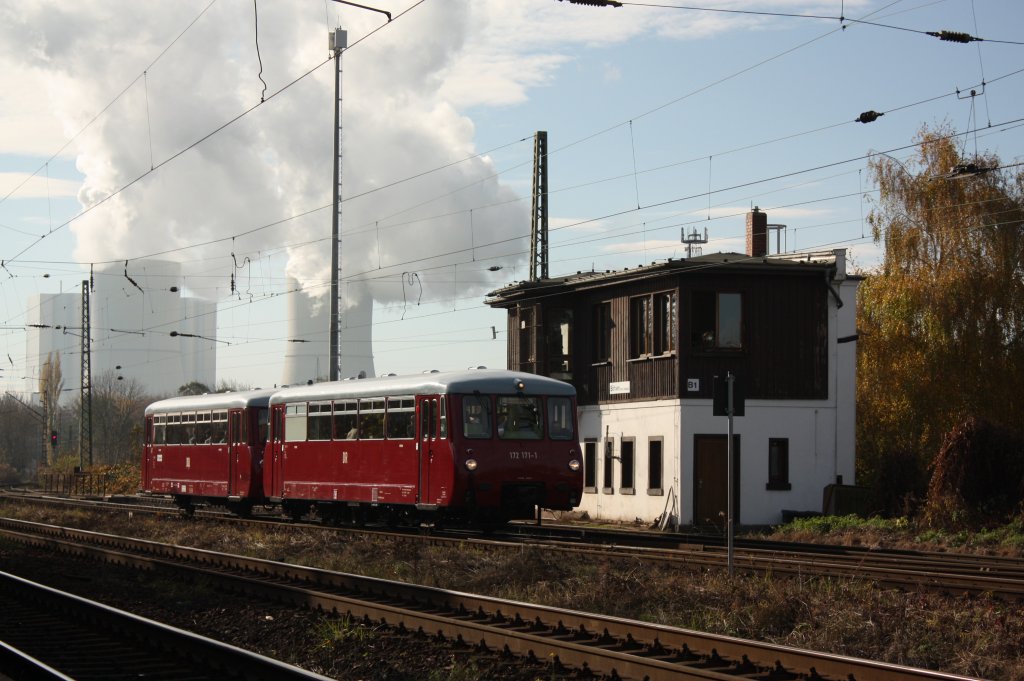 Sonderfahrt einer  Rttelplatte  BR 172 171-1 im Bf. Bhlen am 07.11.2009