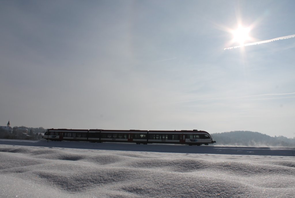 Sonne, Schnee und Gtw am 27.01.2013. 5063.07 als R8535 zwischen Schwanberg und St. Peter im Sulmtal 