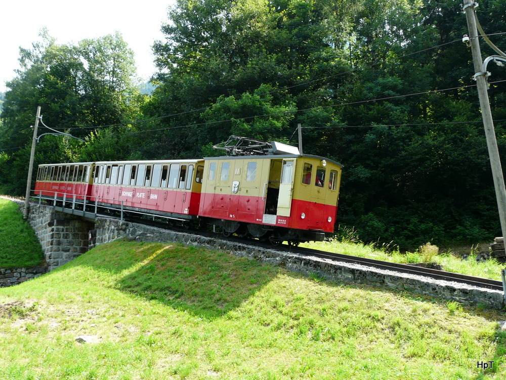 SPB - He 2/2 11 unterwegs nach Wilderswil am 03.08.2013