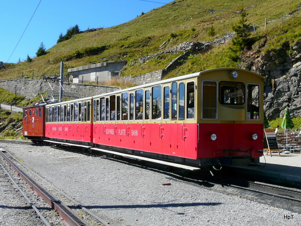 SPB - Zug in der Bergstation auf der Schynigen Platte am 14.09.2012