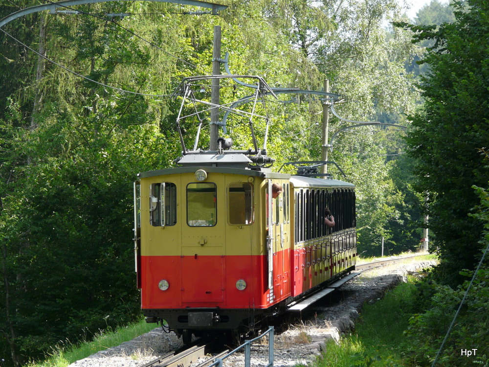 SPB - Zug mit der Lok  He 2/2 20 unterwegs auf die Schynigen Platte oberhalb von Wilderswil am 03.08.2013
