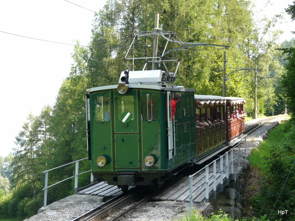 SPB - Zug mit der Lok He 2/2 12 unterwegs auf die Schynigen Platte bei Wilderswil am 03.08.2013