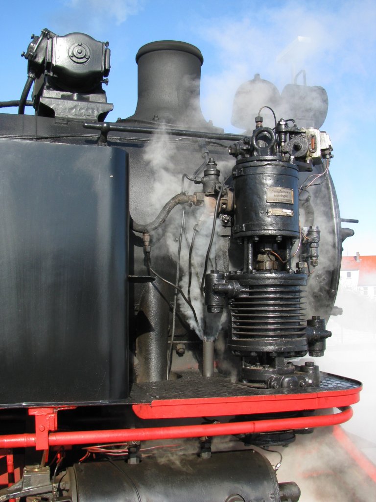 Speisepumpe der Molli-Lok 99 2322-8, Bad Doberan 05.03.2010