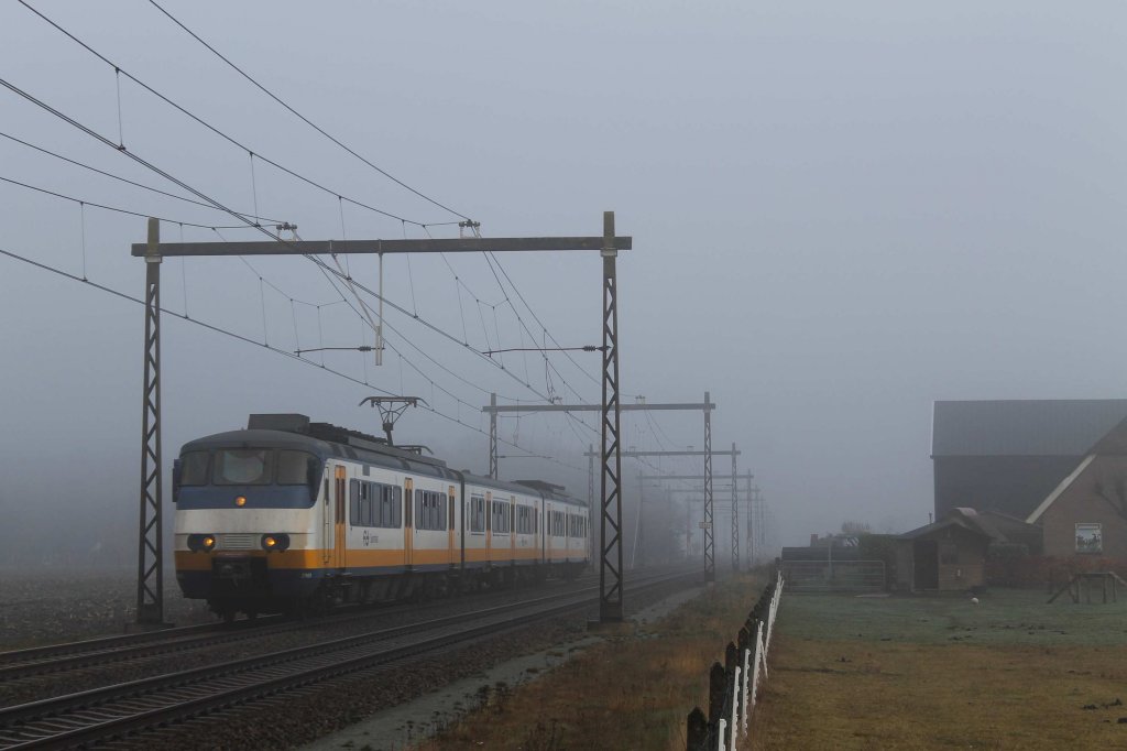 Sprinter 2965 mit RE 7038 Enschede-Apeldoorn bei Holten am 19-11-2012.