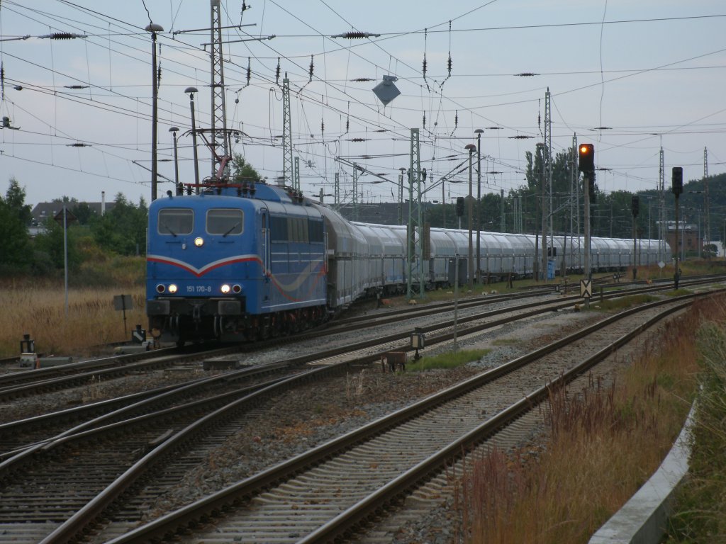 SRI 151 170 verlie,am 26.Juli 2013,den Bahnhof Bergen/Rgen an der westlichen Ausfahrt.