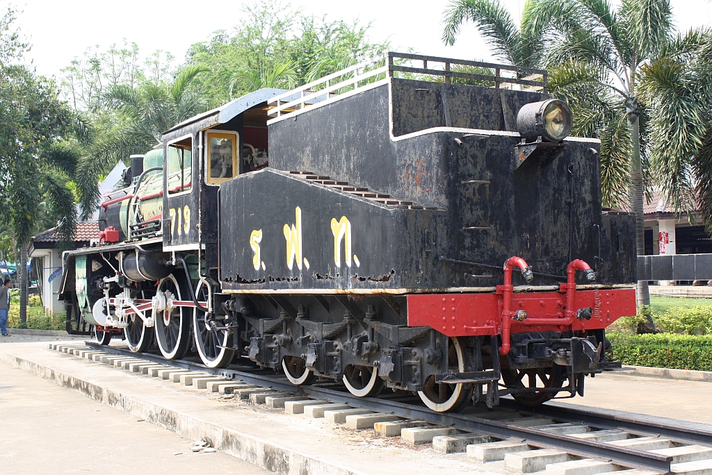 SRT 719 (ex JNR C56.23, 1'C-h2, Kisha Seizo, Bauj. 1936, Fab.Nr. 1352) am 13.März 2011, aufgestellt beim Bf. Saphan Kwai Yai.