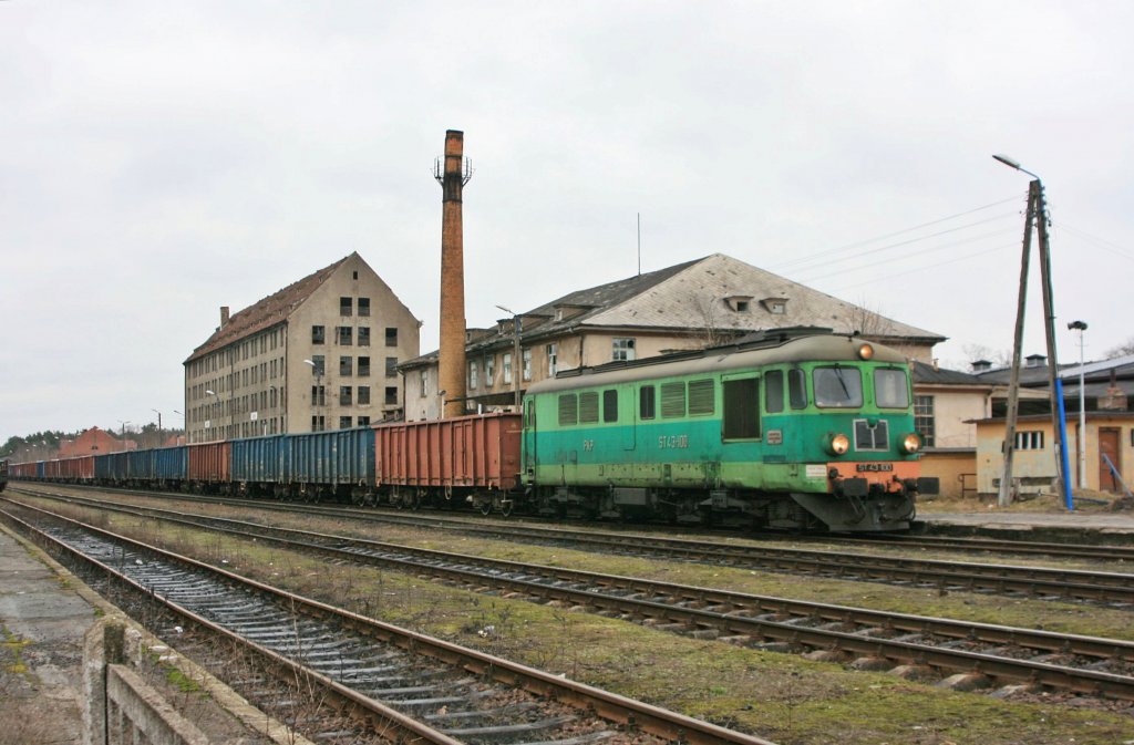 ST 43-100 am 06.02.2011 im Bahnhof Gubin