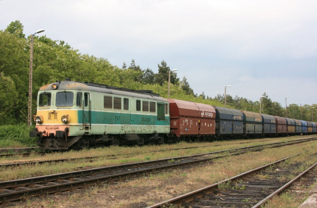 ST 43-208 am 17.05.2011 im PKP Bahnhof Gubin