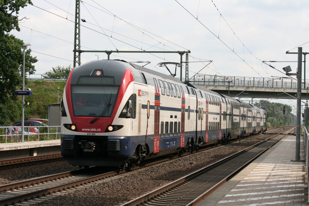 Stadler Doppelstocktriebzug RABe 511 001  Berlin  auf Testfahrt am 15.08.2011 in Friesack