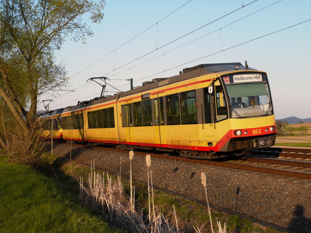 Stadtbahn vor Wieslensdorf gegen Abend des 22.04.2010 zwischen hringen und Heilbronn (KBS 783)