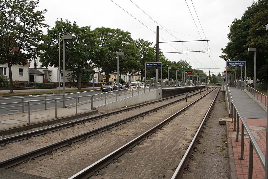 Stadtbahnhaltestelle  Barthold-Knaustrae , in Hannover/Oberricklingen), am 07.06.2011.