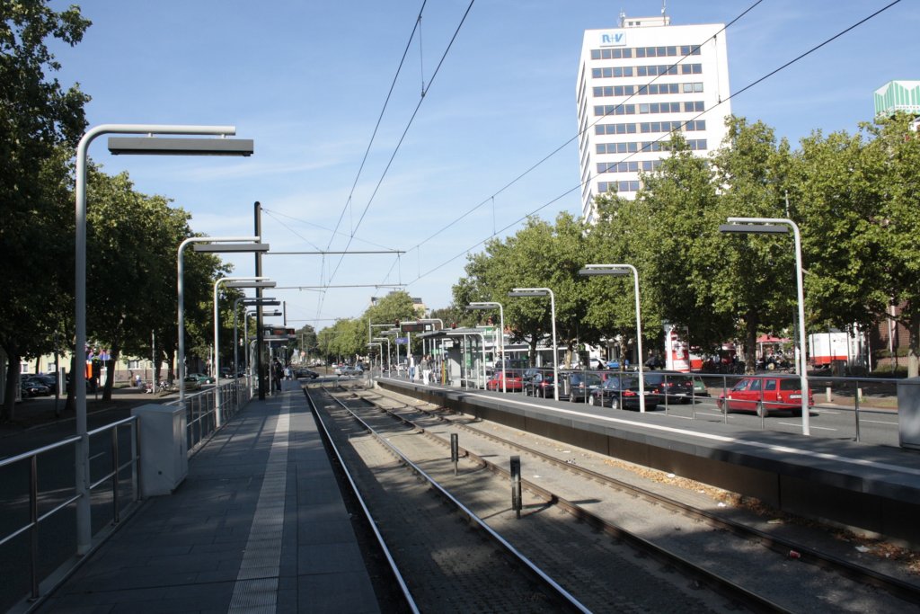 Stadtbahnhaltestelle  Niedersachenring  der Stadtbahn Hannover, am 24.09.2011.