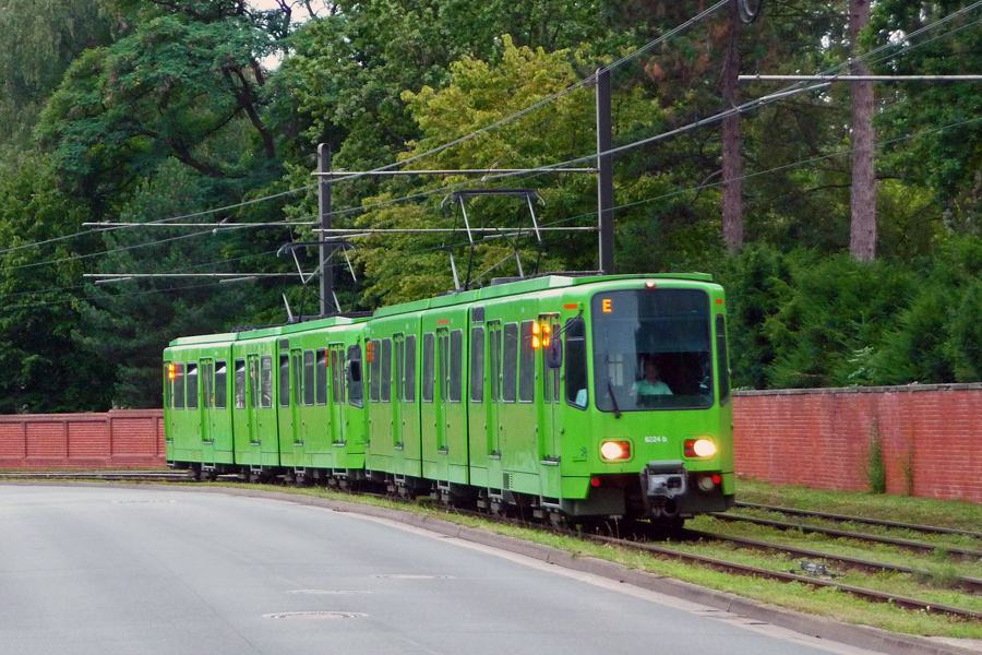 Stadtbahnwagen 6224+6107 als Einrcker auf der Betriebsstrecke zum Betriebshof Fuhsestrae