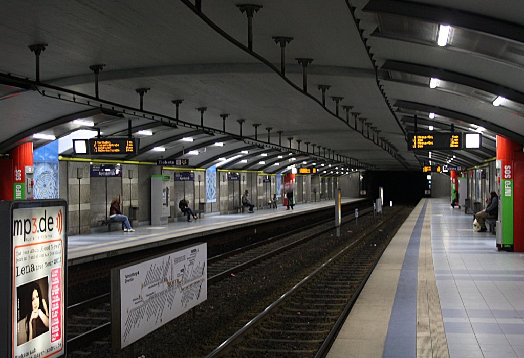 Station Kopernikusstrae in Hannover(Stadteinwrts) am 12.04.2011.