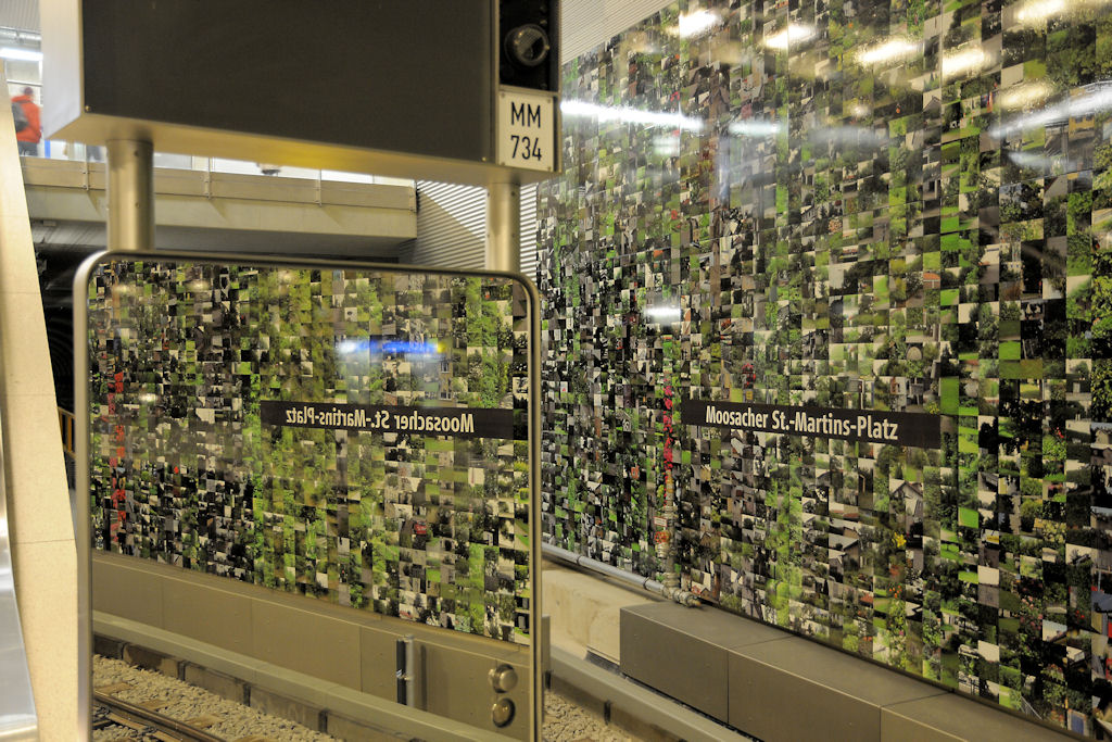 Station Nr 99 ist der Moosacher St-Martins-Platz an dessen Wnden ber 78.000 Fotos installiert sind (Erffnung am 11.12.10)