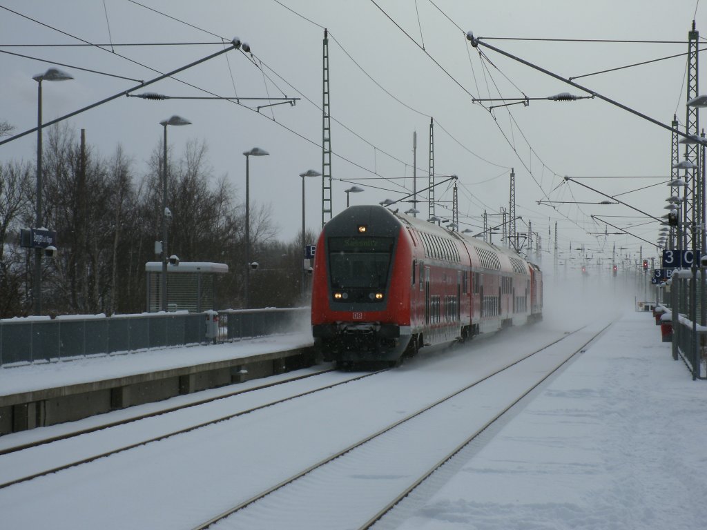 Statt eines Flirt kam RE 13011 Rostock-Sassnitz,am 02.Februar 2012,mit Dostos in Bergen/Rgen an.