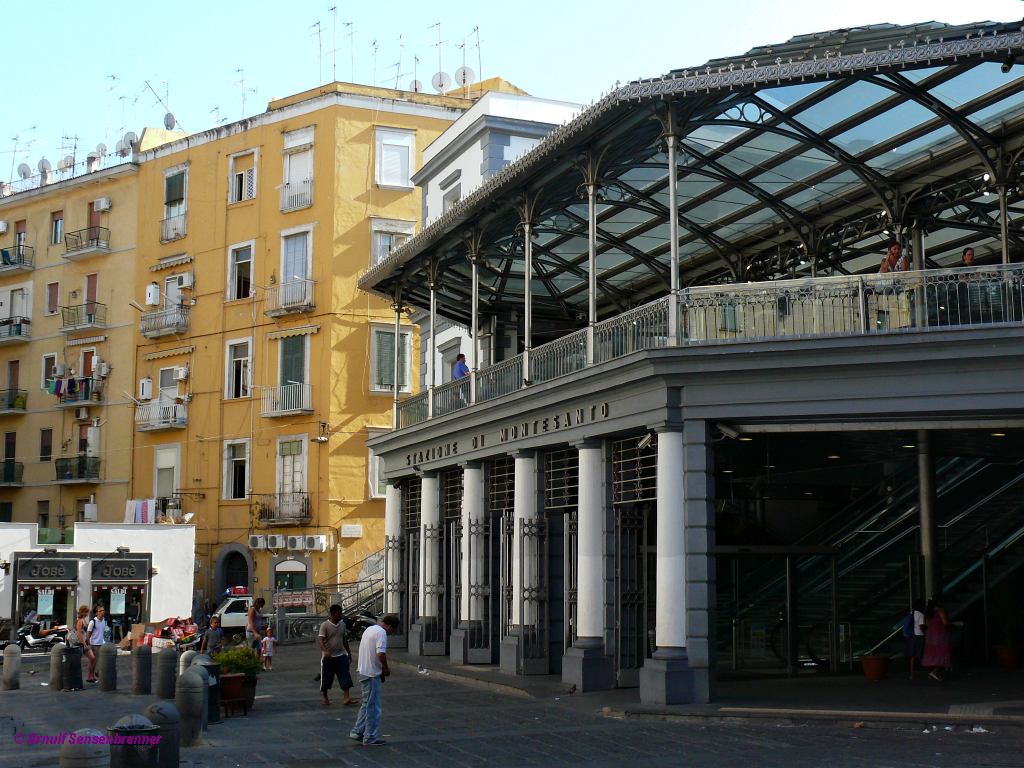 Stazione di Montesanto in der Altstadt von Neapel. Hier beginnen sowohl