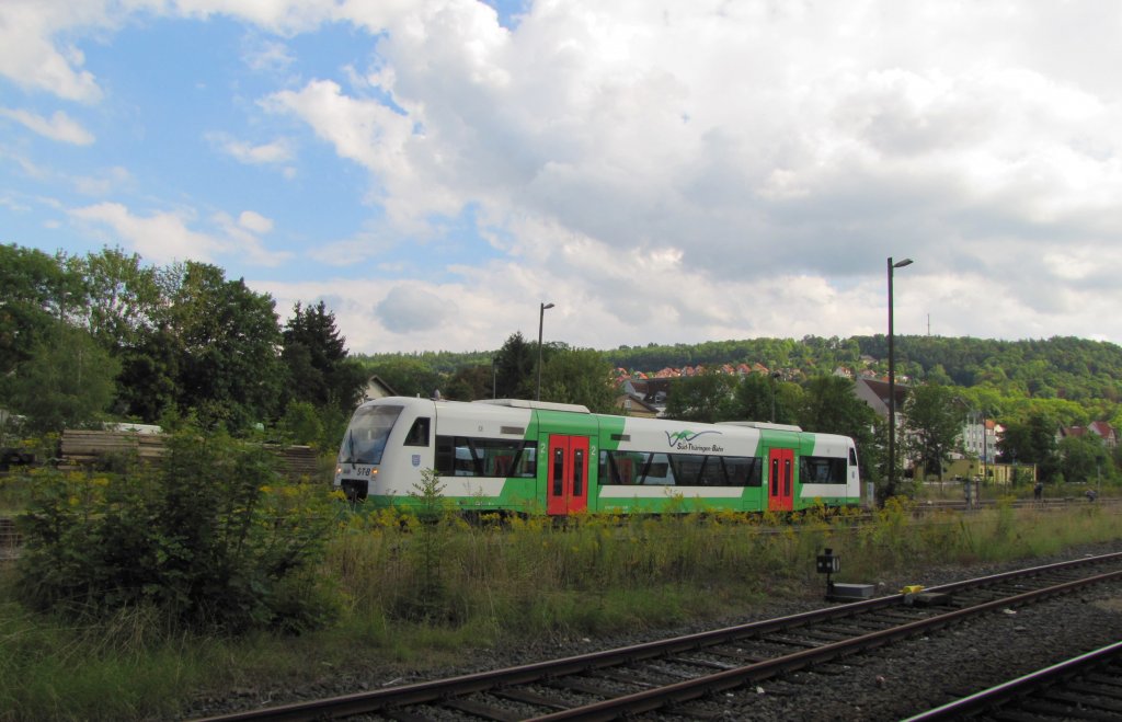 STB VT xxx als STB 82929 von Neuhaus am Rennweg nach Eisenach, bei der Einfahrt in Meiningen; 04.09.2010