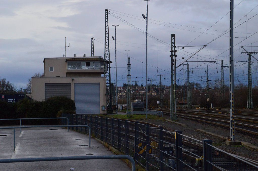 Stellwerk mit Garage.......Heilbronn Hbf. 15.12.2012