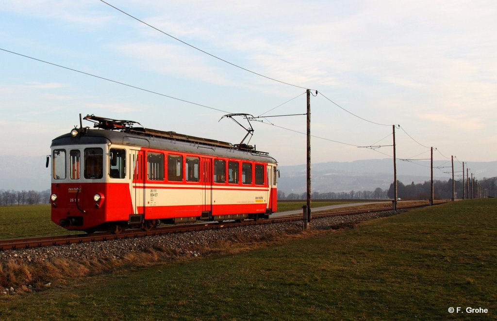 Stern & Hafferl Verkehrsgesellschaft m.b.H. ET 26.111 als R 8329, KBS 180 Attergaubahn --> Lokalbahn Vcklamarkt – Attersee, fotografiert zwischen Hipping und Walsberg am Abend des 07.03.2012 --> der Triebwagen wurde 1951 von Schindler Waggon Pratteln (SWP) und Brown Boweri & Cie. (BBC) gebaut