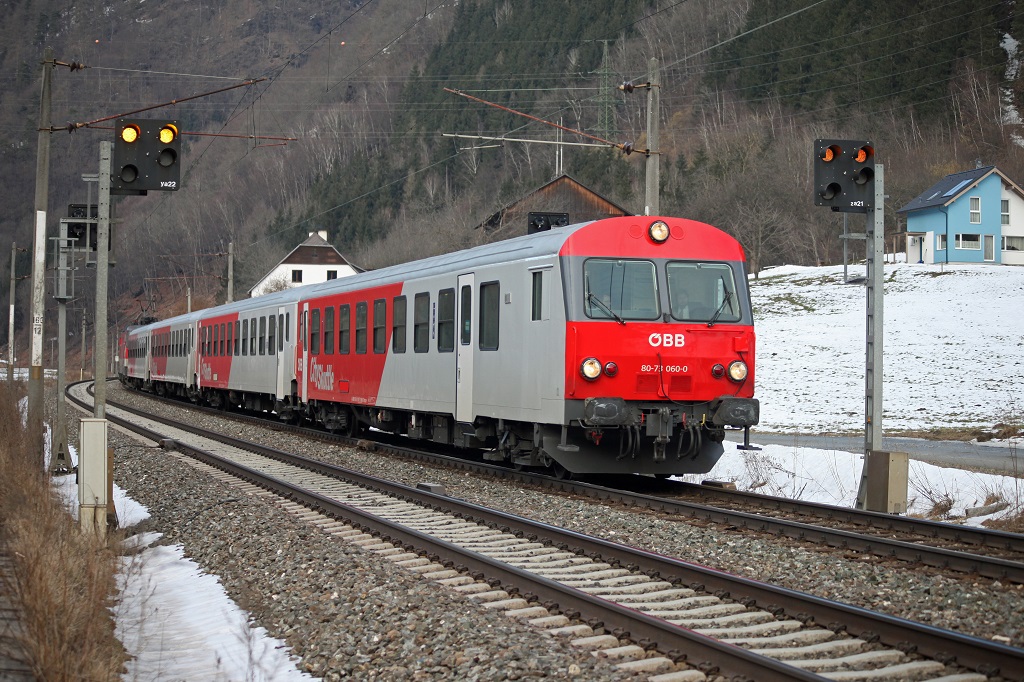 Steuerwagen 80-73 060 ist am 1.03.2013 als S-Bahn zwischen Bruck/Mur und Pernegg unterwegs.