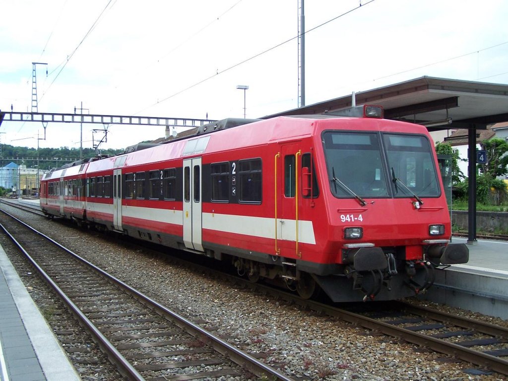 Steuerwagen 941-4 im Bahnhof Porrentruy am 12/06/10.