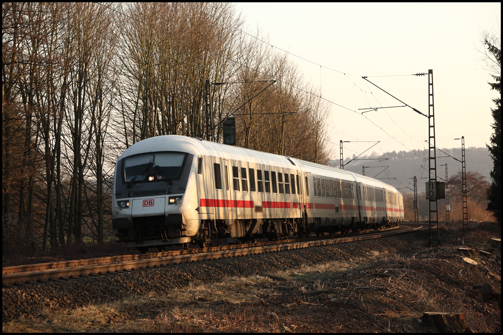 Steuerwagen vorraus ist IC 2045 von Kln nach Leipzig unterwegs. (28.01.2011)
