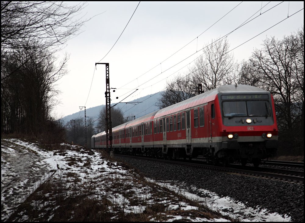 Steuerwagen vorraus ist RE 4605, Frankfurt(Main)Hbf - Wrzburg Hbf, zwischen Laufach und Heigenbrcken unterwegs. (14.03.2010)