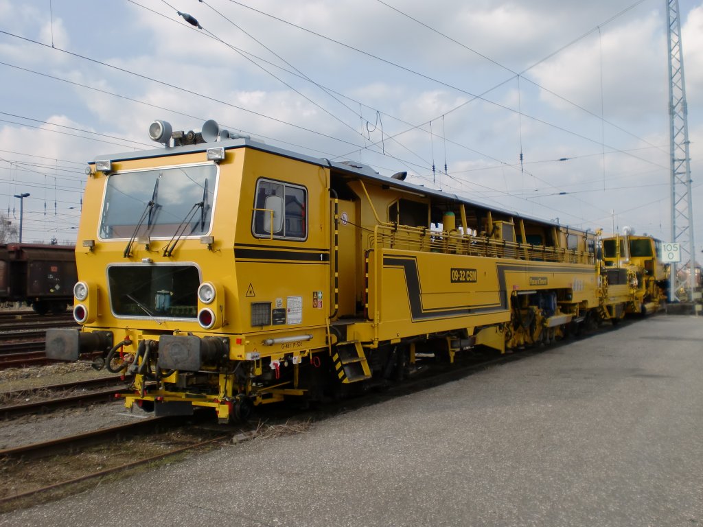 Stopfmaschine 09-32 CSM von DGU am 23.03.10 in Eisenh�ttenstadt