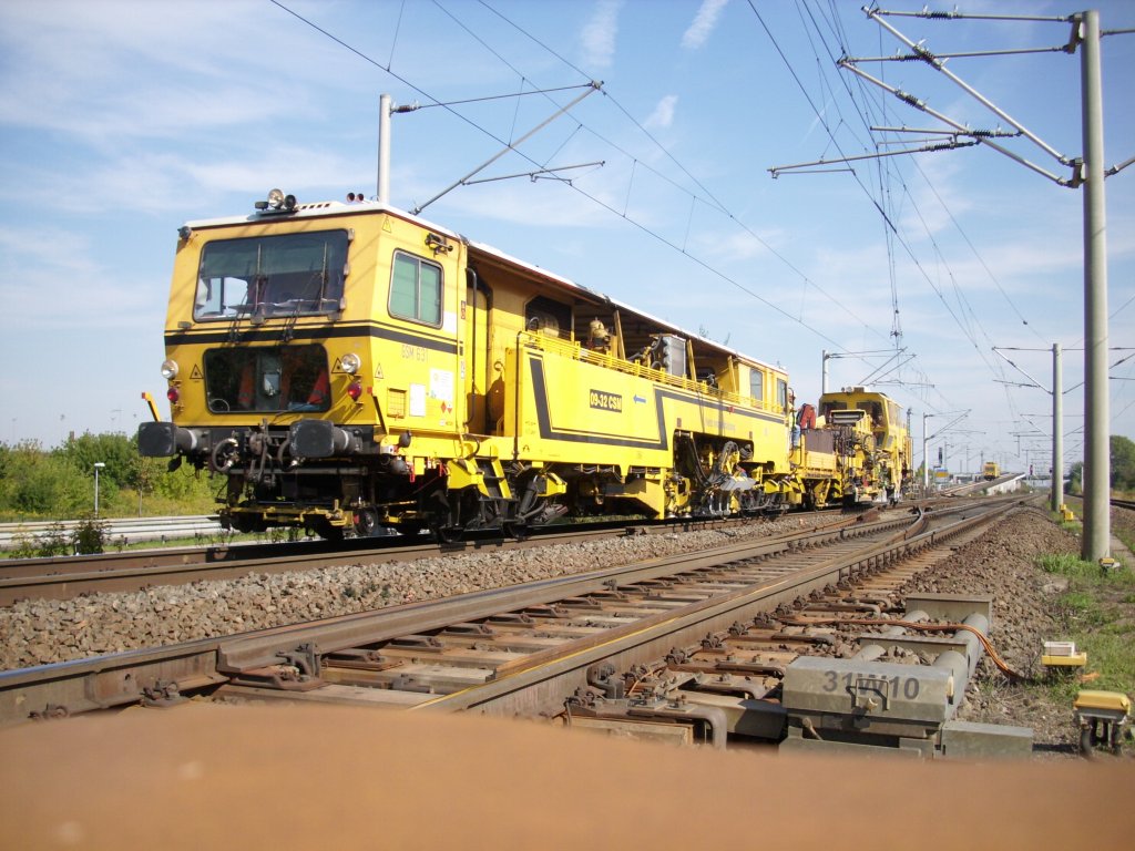 Stopfmaschine und Schotterpflug in Schkeuditz am 23.09.2010