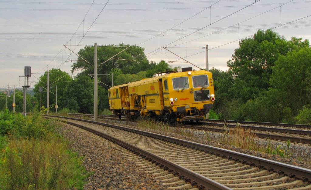 STRABAG 08-475 Unimat 4S  Herzstck  als Tfzf Richtung Neudietendorf, bei Ingersleben; 04.09.2010